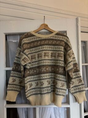 Vtg Hilda Wool Reindeer Sweater - Cream & Brown
